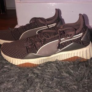 purple puma tennis shoes